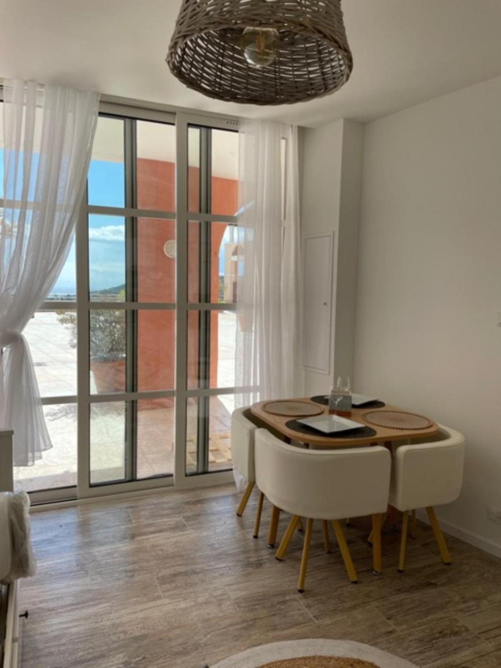 Cap Esterel, T2 Vue 4 Couchages Adapte Pmr *