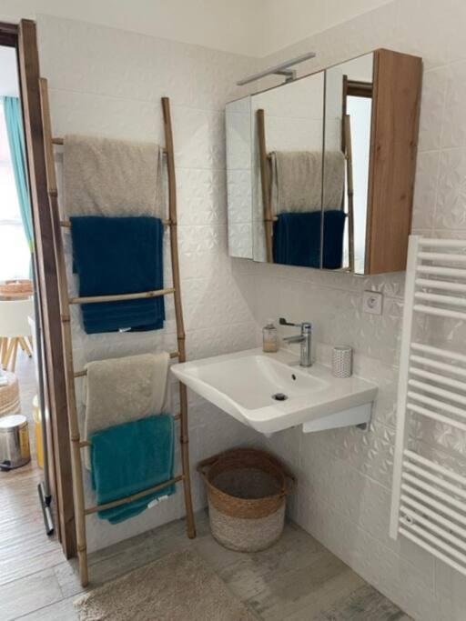Cap Esterel, T2 Vue 4 Couchages Adapte Pmr * Saint-Raphael (Var)