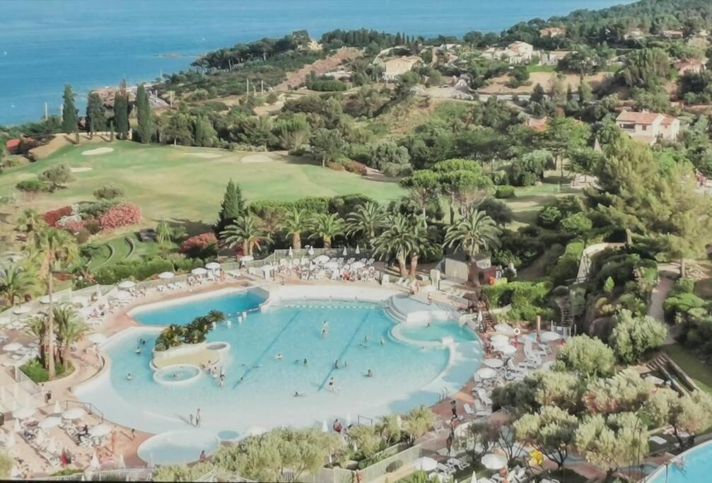 Apartamento Cap Esterel, T2 Vue 4 Couchages Adapte Pmr