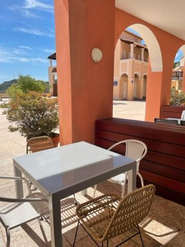 Apartamento Cap Esterel, T2 Vue 4 Couchages Adapte Pmr
